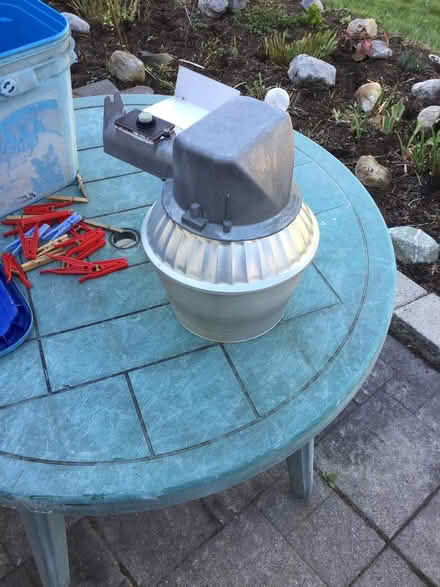 Photo of free Security Light (West side of Melfort Street.) #1