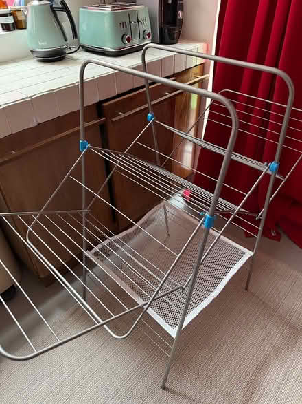 Photo of free drying rack (Bermondsey street SE1) #2