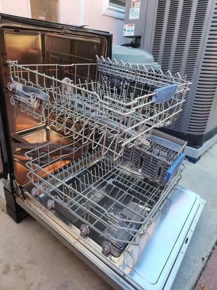 Photo of free Dishwasher - 24" built-in (Bosch) (Rancho Penasquitos) #2