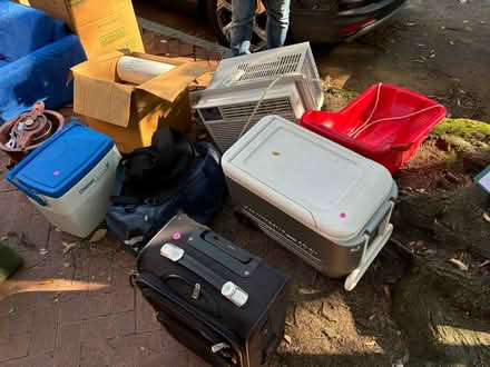Photo of free Yard sale today, free after 3 pm (Capitol Hill) #2