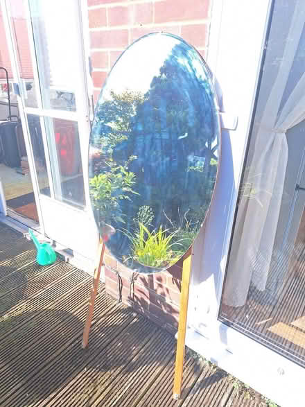 Photo of free Vintage Oval Dressing Table Mirror (Bedhampton PO9) #2