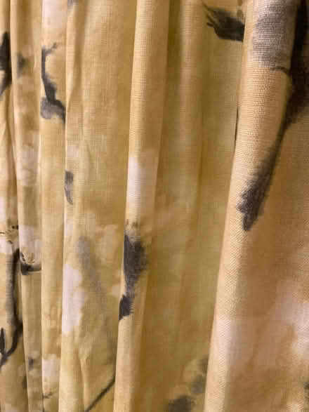 Photo of free Pair of yellow curtains 212cm/140cm (Romsey) #4