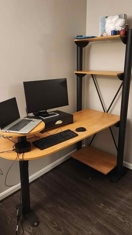 Photo of free Desk (Greenbelt) #1