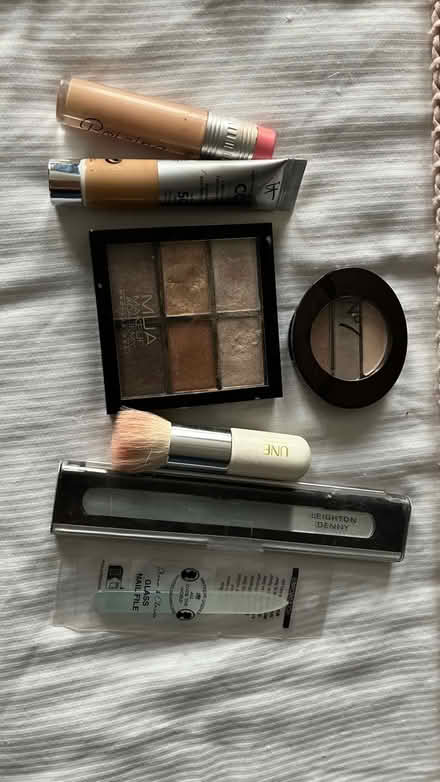 Photo of free Make up (Kingston KT2) #1