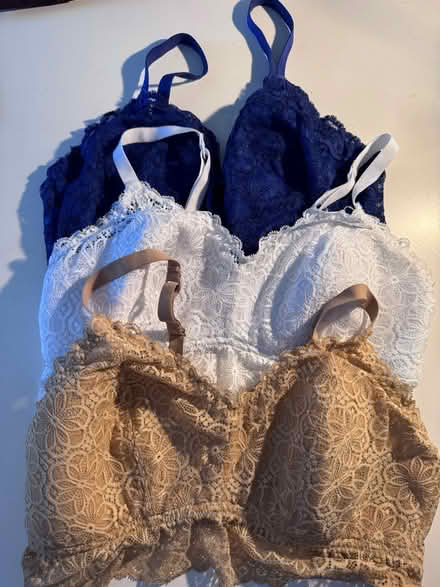 Photo of free Collection of wireless bras 14-16 (BR3) #1