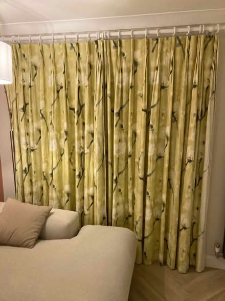 Photo of free Pair of yellow curtains 212cm/140cm (Romsey) #1