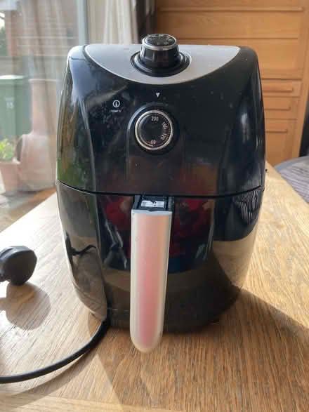 Photo of free Small air fryer (Sale M33) #1