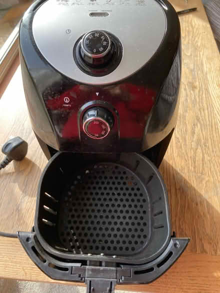 Photo of free Small air fryer (Sale M33) #2