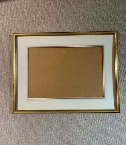 Photo of free Gilded wooden picture frame with mat (Cutteslowe OX2) #1