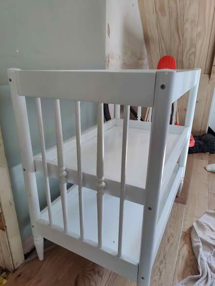 Photo of free Changing table (Woodhouse Eaves) #2