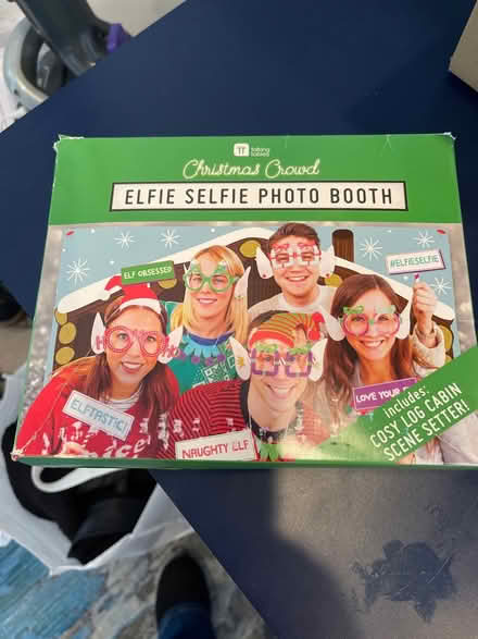 Photo of free Christmas selfie props (Plainfield and Bailey, Darien) #1