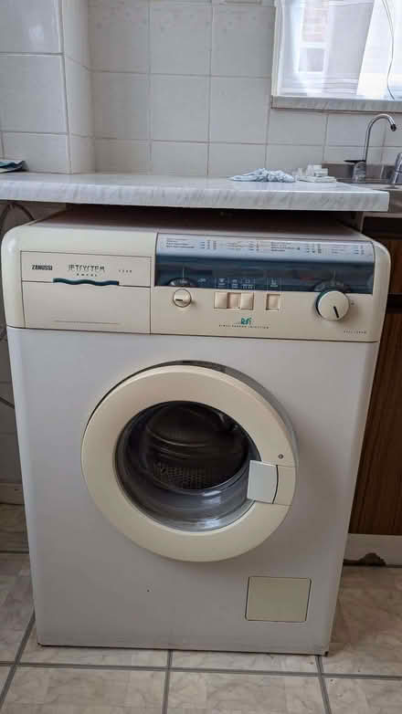 Photo of free zanussi free standing washing (Selsdon CR2) #1