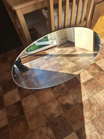 Photo of free Vintage Oval Dressing Table Mirror (Bedhampton PO9) #3
