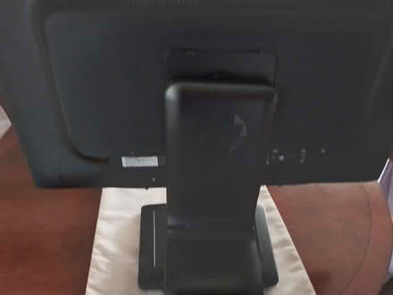 Photo of free HP Compaq LA2306x 23-inch LED Backlit LCD Monitor (Gargrave BD23) #4