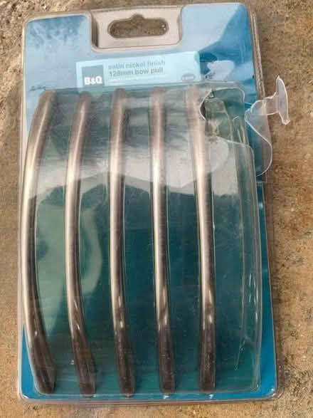 Photo of free Handles- Draw/cabinet (Bognor Regis PO21) #1