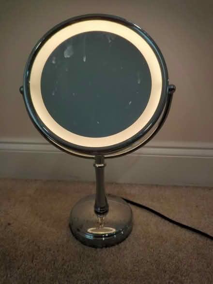 Photo of free Light up mirror for vanity (North Laurel) #2