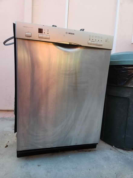 Photo of free Dishwasher - 24" built-in (Bosch) (Rancho Penasquitos) #1