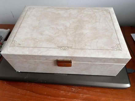 Photo of free jewellery box (Rise Park NG6) #1