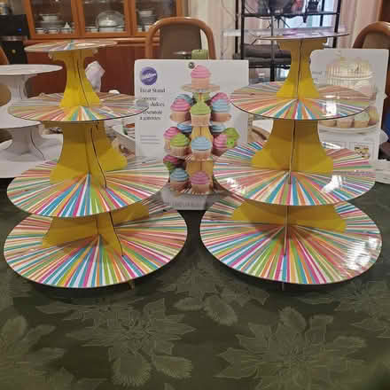 Photo of free Cupcake Stands (Stormville) #4