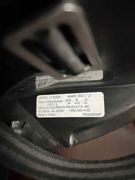 Photo of free Graco Snugride Carseat & Base (Four Hills area) #2