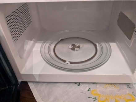 Photo of free Microwave (Leicester Forest East LE3) #3