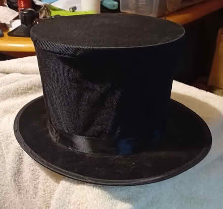 Photo of free Magician's Top Hat and Doctor's Plague Mask (Waterloo L22) #1