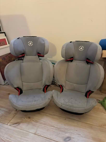Photo of free 2 x maxi cosi rodifix car seat (St John’s Wood NW8) #1