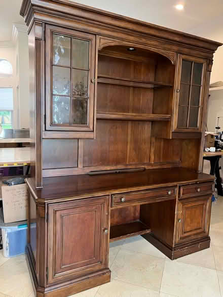 Photo of free desk and hutch (Davie) #1