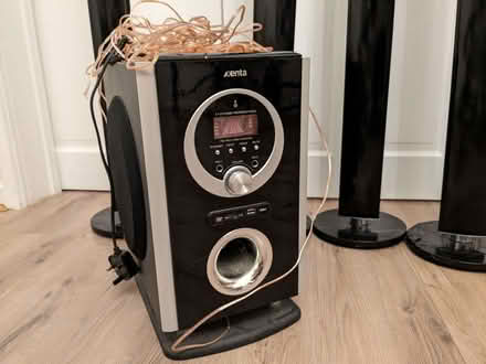 Photo of free Speakers and amplifier, missing cables (Purley on Thames RG8) #1