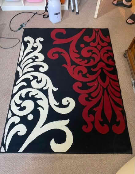 Photo of free black and red rug - woodseats s8 (S8 woodseats) #1