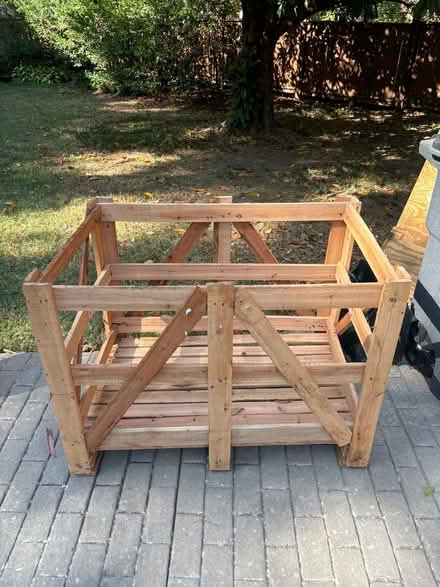 Photo of free Pallet / crate (Midtown) #1