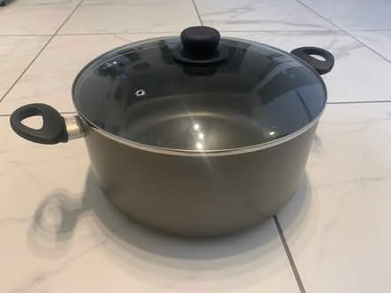 Photo of free Kitchen stuff - including pan (Northenden M22) #2