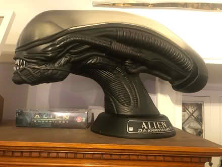 Photo of free Alien bust and dvds (BR3) #1