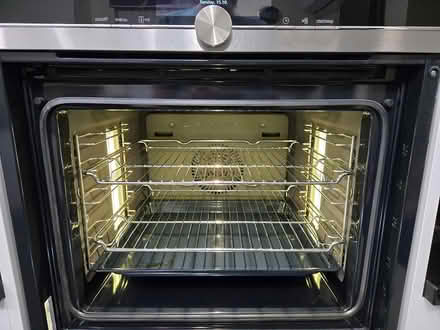 Photo of free Siemens Steam Oven HS658GES6B/35 (Basingstoke RG22) #3