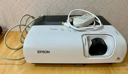 Photo of free Epson projector (no power cable) (KT17 - Stoneleigh) #1