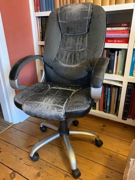 Photo of free Black desk chair (East Oxford OX4) #1