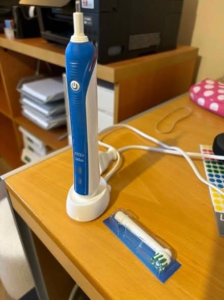 Photo of free electric toothbrush (Chapelford WA5) #1