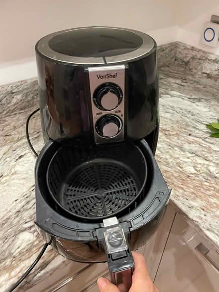 Photo of free Air frier (Barnet, EN5) #1