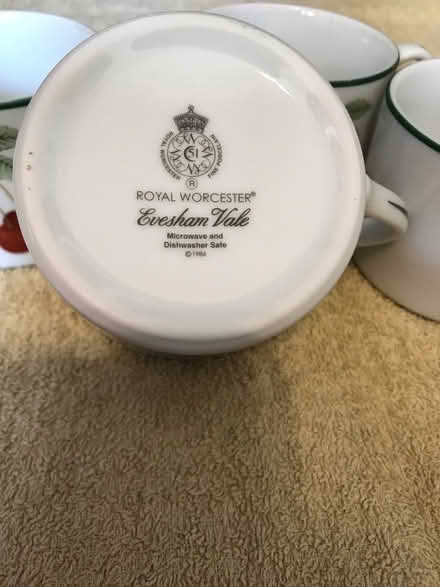 Photo of free 4 small matching mugs (Pinxton NG16) #3