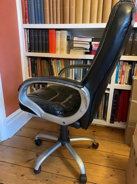 Photo of free Black desk chair (East Oxford OX4) #2