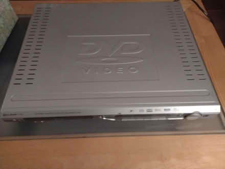 Photo of free DVD player with built in surround sound amplifier (Manor S2) #1