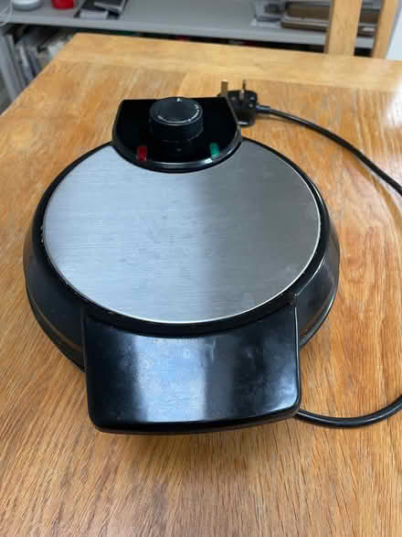 Photo of free Posner Waffle Maker (East Sheen) #1