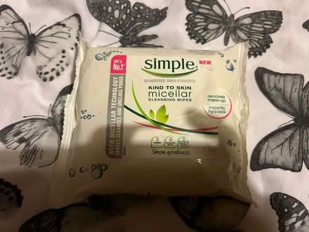 Photo of free Cleansing/Make-up Removal Wipes (SE16) #1