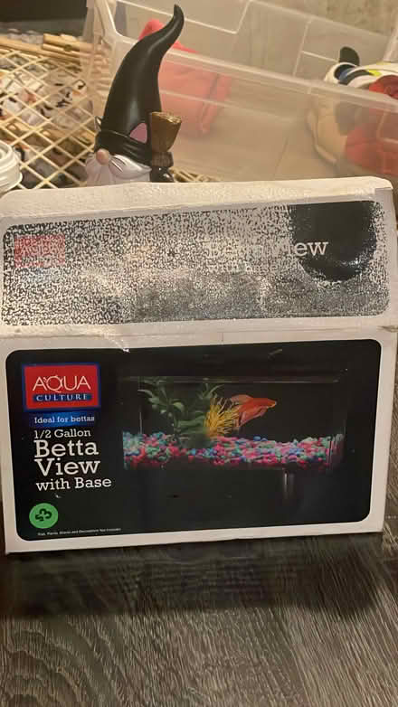 Photo of free mini aquarium (60431) #1