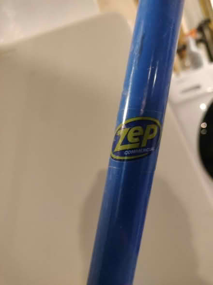 Photo of free Extendable mop - needs head (Old Ottawa south) #2