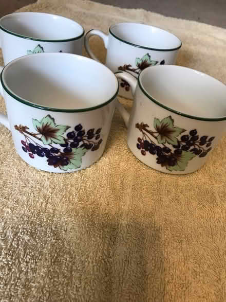 Photo of free 4 small matching mugs (Pinxton NG16) #2