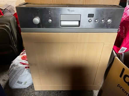 Photo of free Dishwasher (SM4 lower morden) #1