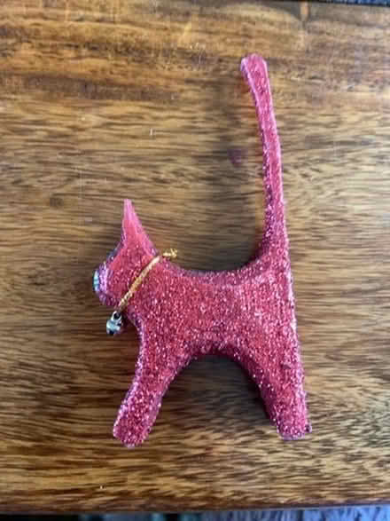 Photo of free Cute cat ornament (Frodsham WA6) #1
