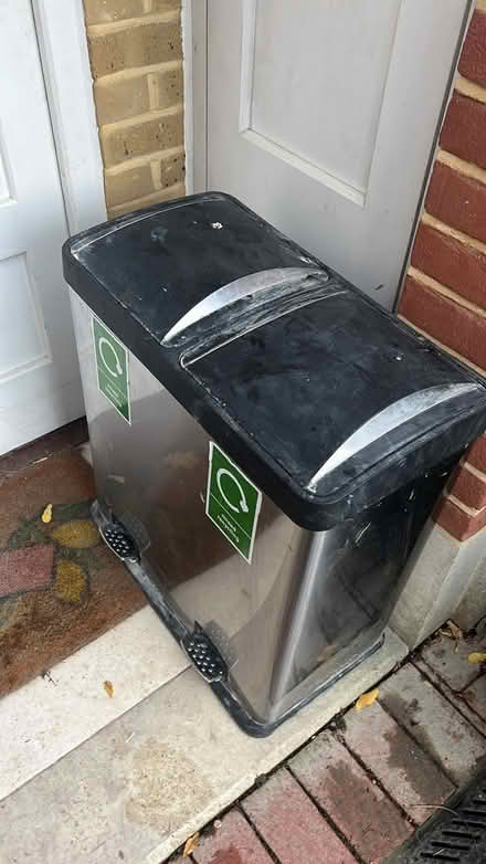 Photo of free bin (SW20) #1