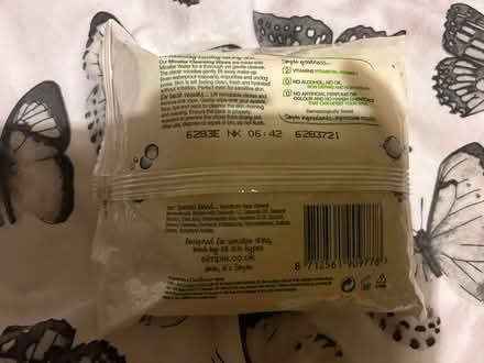 Photo of free Cleansing/Make-up Removal Wipes (SE16) #2